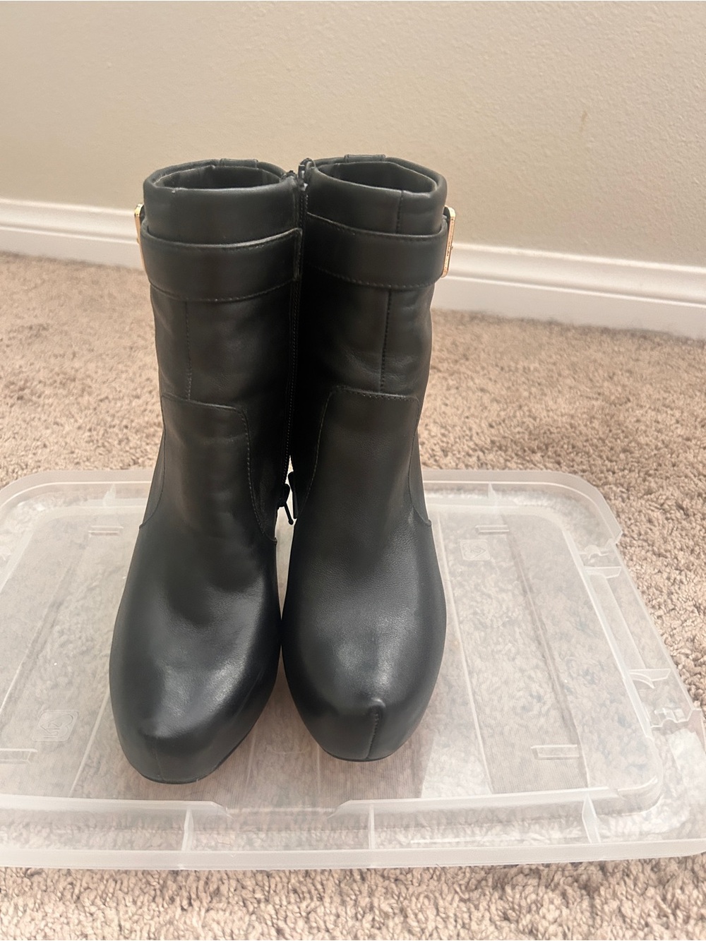Women's Black Leather Ankle Boots - Classic Zip Closure